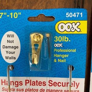 Plate Hangers